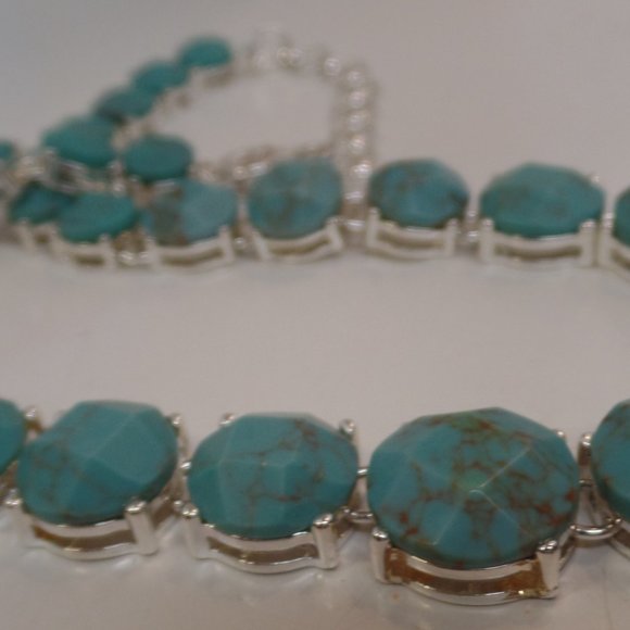 BNWT Ralph Lauren Silvertone & Faux Turquoise Necklace Adj 18.5" - Picture 9 of 10